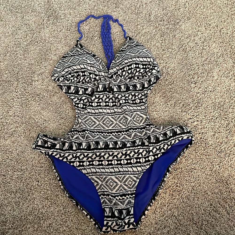 Super cute black and white one piece swimsuit.